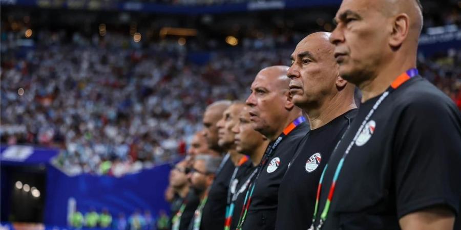 بالبلدي : ماذا
      قال
      حسام
      حسن
      بعد
      عودة
      منتخب
      مصر
      من
      كأس
      العالم؟