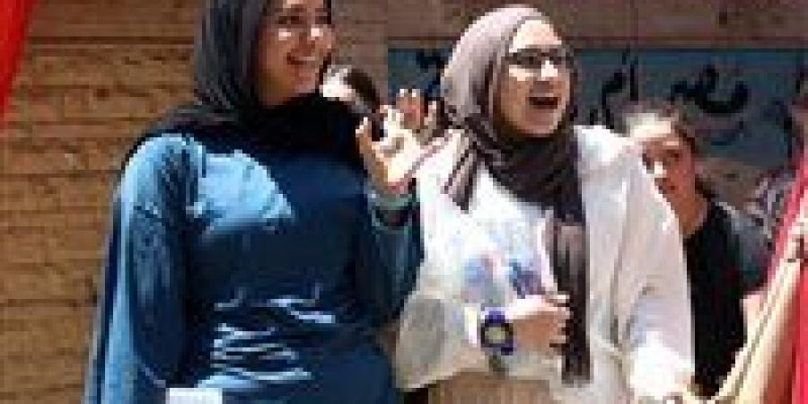 بالبلدي : تنسيق
      الكليات
      2025..
      الحدود
      الدنيا
      للقبول
      في
      المرحلة
      الأولى
      (علمي
      وأدبي)