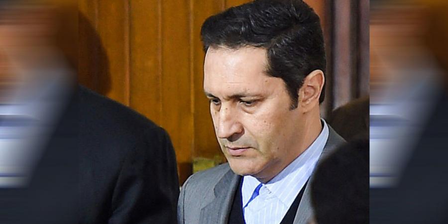 بالبلدي: "يمس السيادة".. علاء مبارك يعلّق على حريق سفينتين في ميناء دمياط