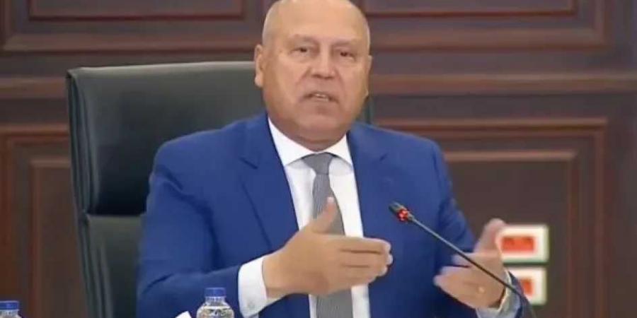كامل
      الوزير:
      عمليات
      الإطفاء
      بميناء
      دمياط
      استمرت
      12
      ساعة..
      والآن
      يعمل
      بكامل
      طاقته