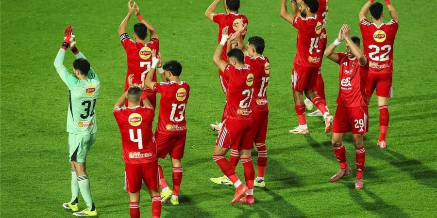 بالبلدي : رغم
      الإغراءات
      المالية..
      الأهلي
      يرفض
      مغادرة
      لاعبه
      للدوري
      السعودي